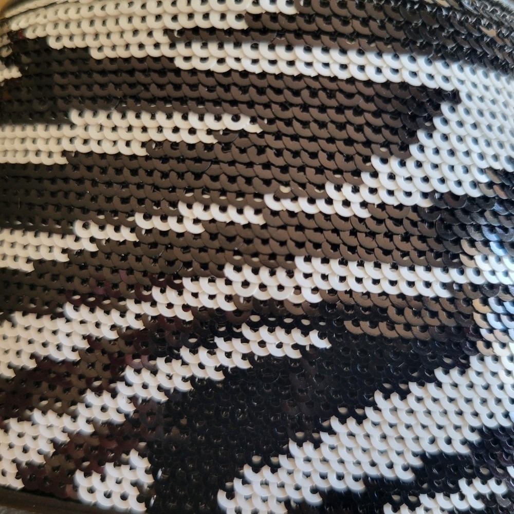 Michael Kors Gilmore Sequin Zebra Slides‎ Sandals - Picture 4 of 4